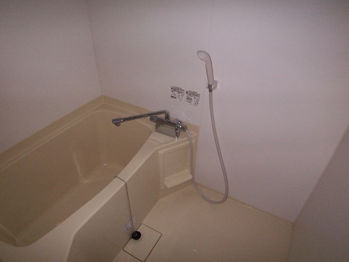 フローレンスココネの風呂