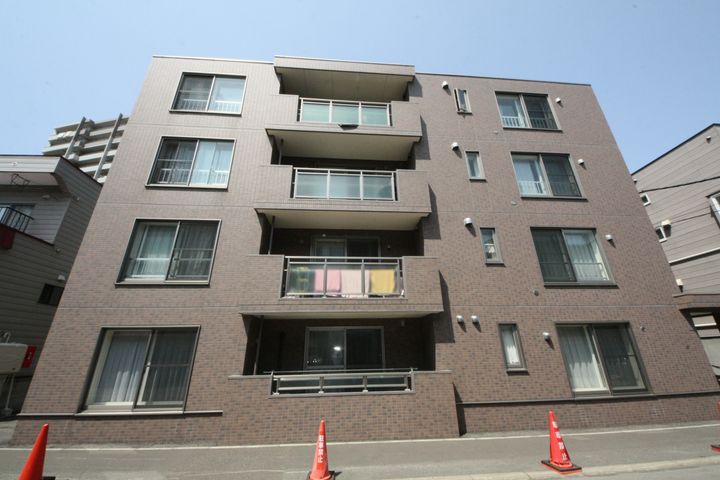 メーラ平岸の外観