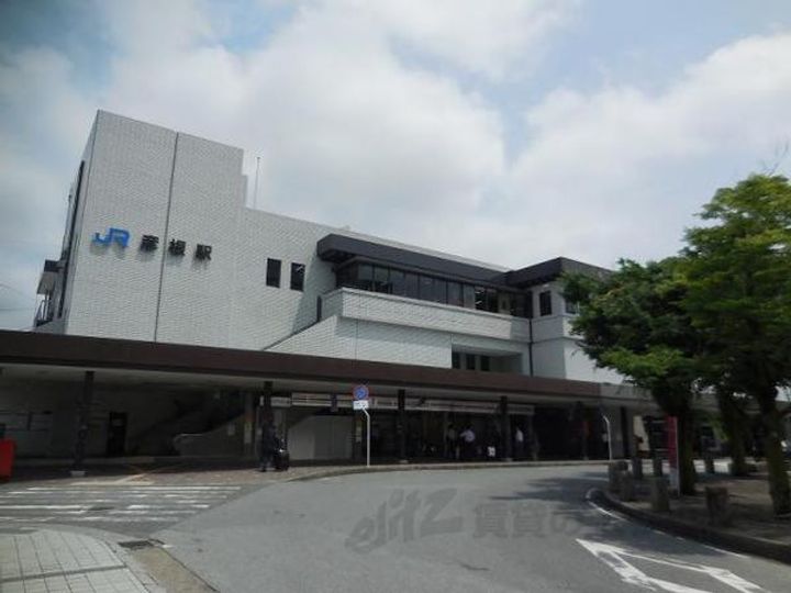 アベニュー芹川の周辺