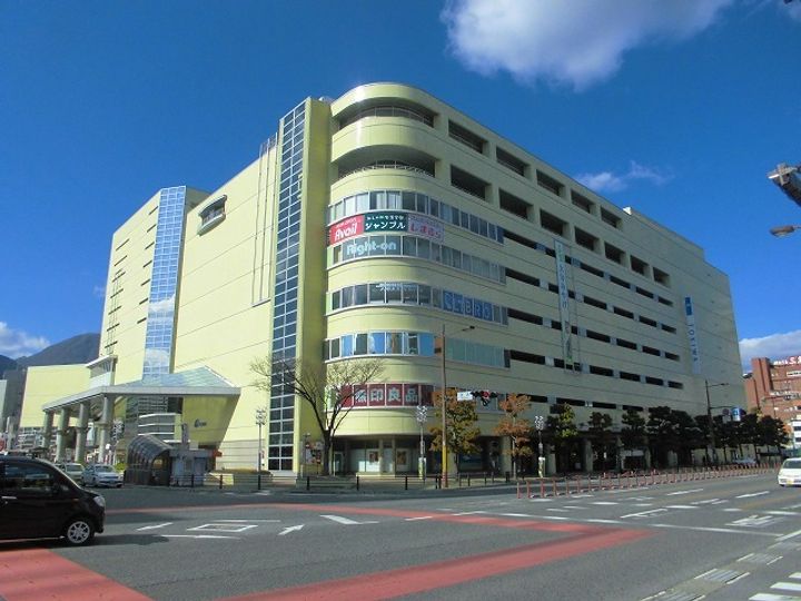 コーポラスなるせVの周辺