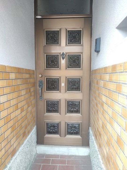 大阪府大阪市東住吉区住道矢田8(一戸建)の賃貸物件の玄関