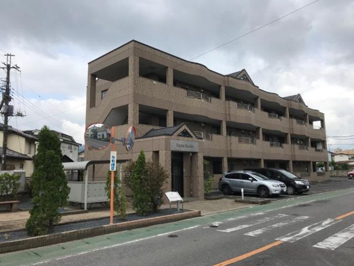 レジアス ガーデンの外観