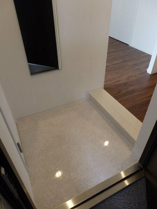 東京都目黒区下目黒3(マンション)の賃貸物件の玄関