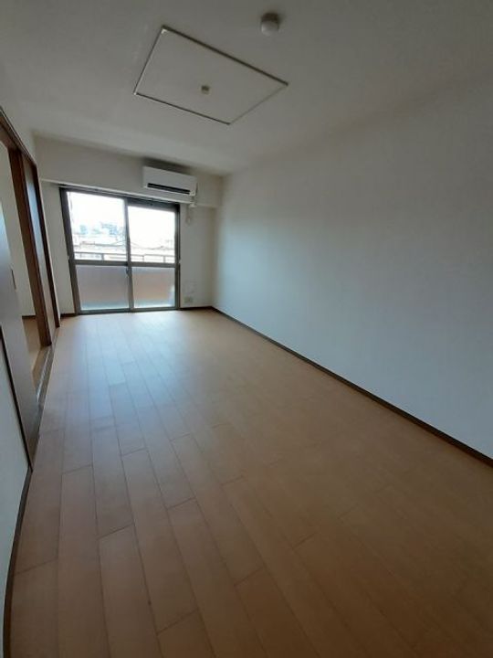 ピサンリの居間