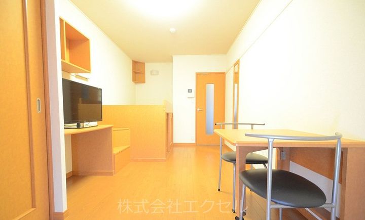 東京都日野市日野台2(アパート)の賃貸物件の居間