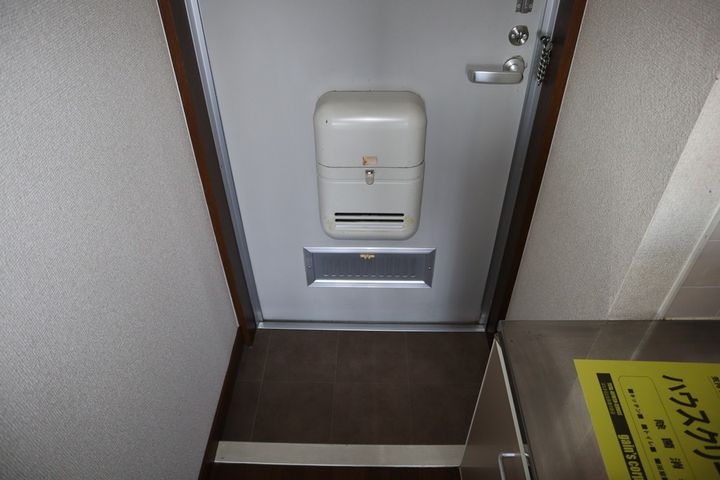 岡山県倉敷市二子(アパート)の賃貸物件の玄関