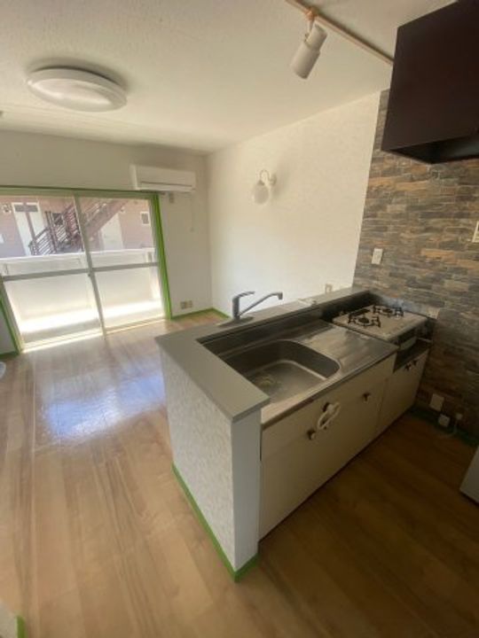 エレガンス木花IIの居間