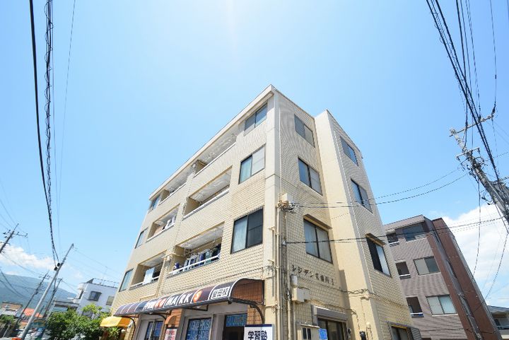 神奈川県小田原市飯田岡(マンション)の賃貸物件の外観