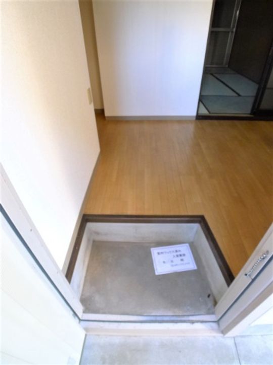 サニーコーポの玄関