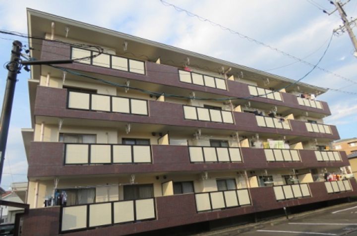 クレッセント瀬名の外観