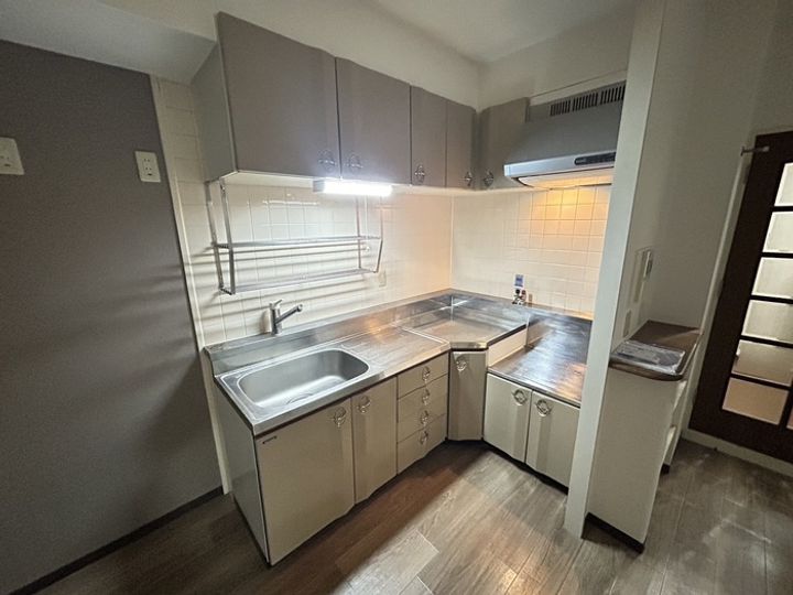 ロイヤルヒルズ5番館のキッチン