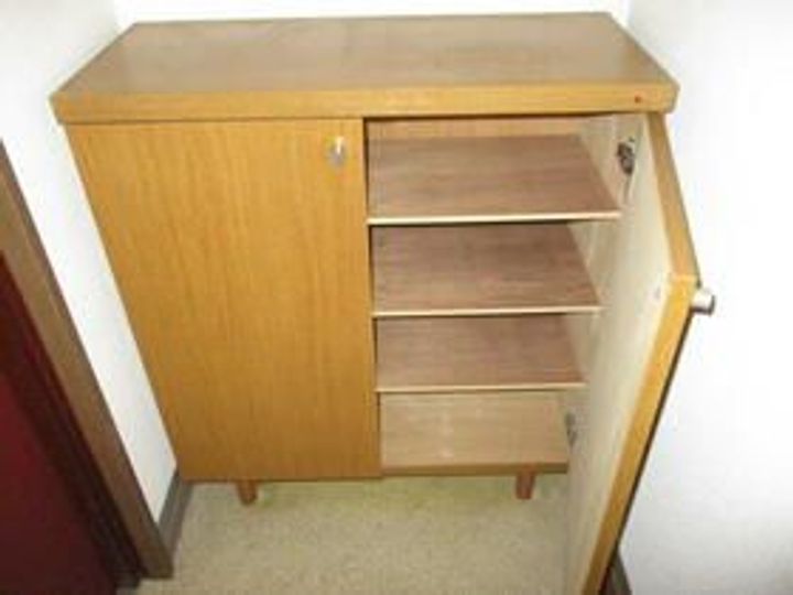 ニューカリヤビルの玄関