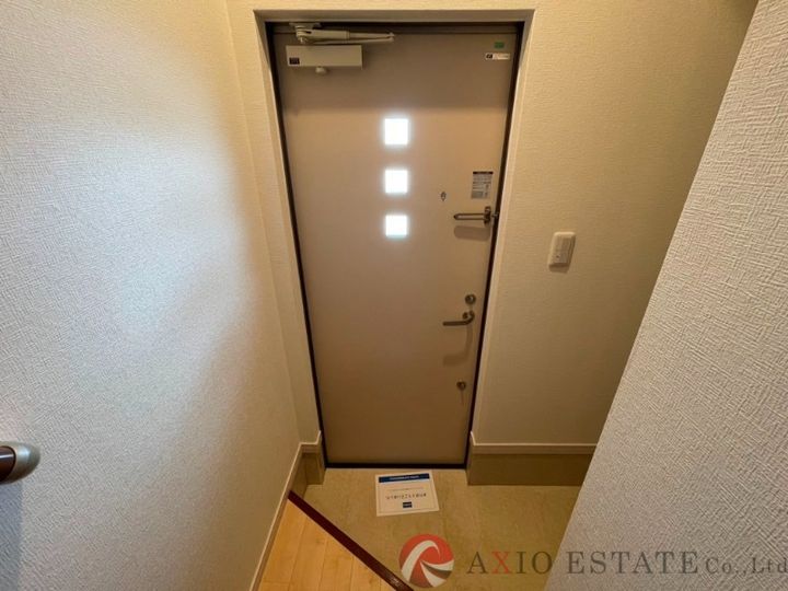 ブレーブエムズの玄関