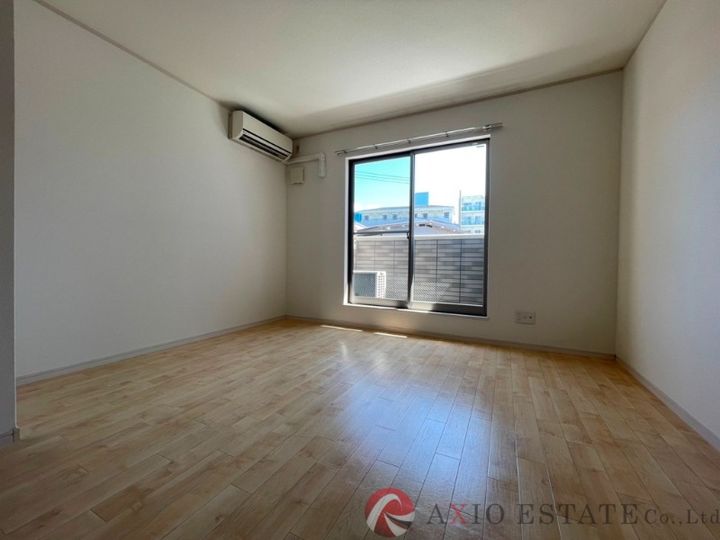 ブレーブエムズの居間