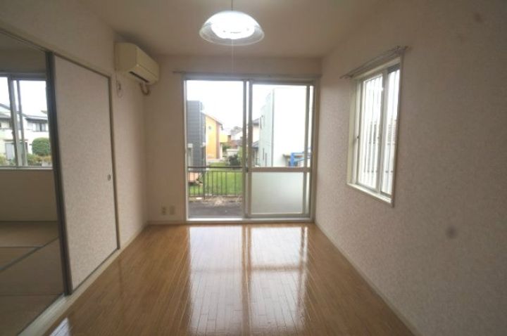 茨城県石岡市南台1(アパート)の賃貸物件の居間