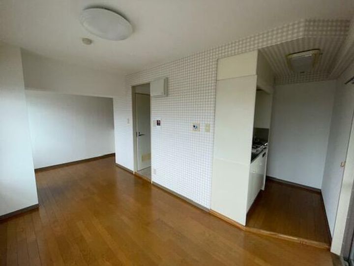 ケーエスビルの内装