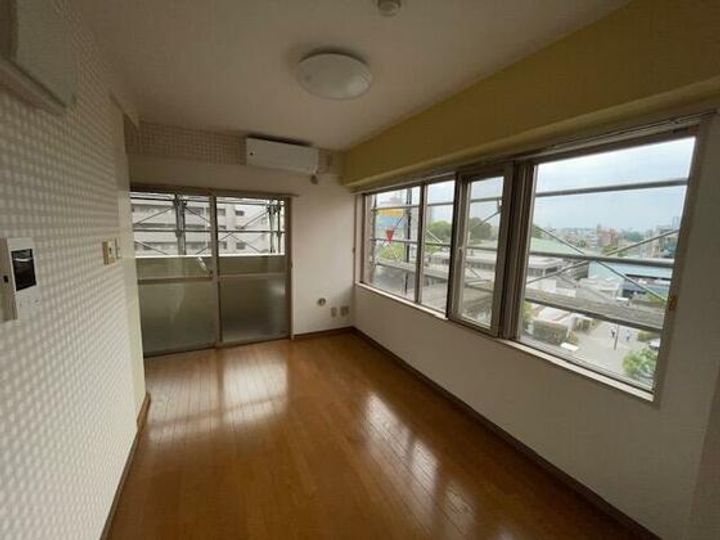 ケーエスビルの内装