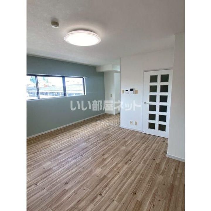 ルミエールIの居間