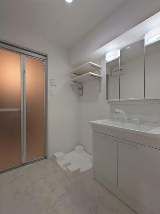 CHAINON楡木の内装