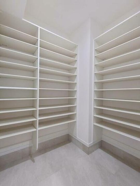 CHAINON楡木の内装