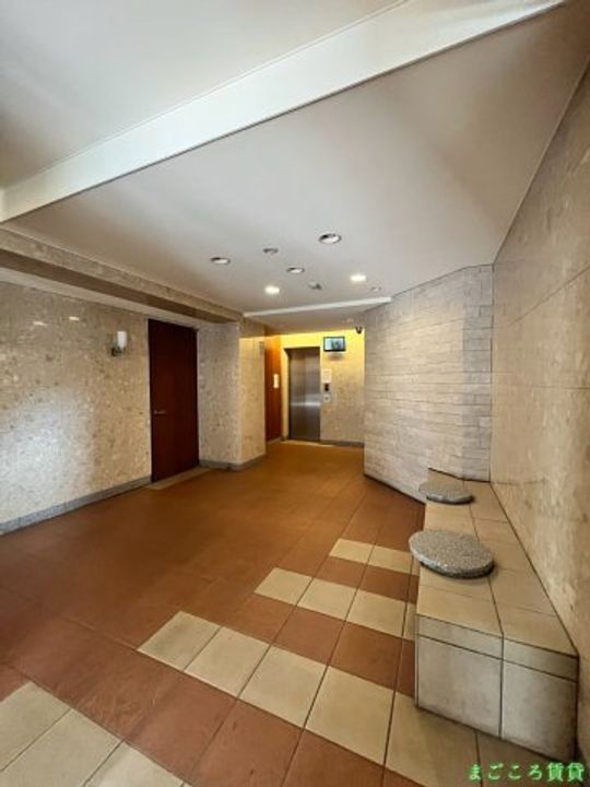 ジュネーゼグラン上本町の地図