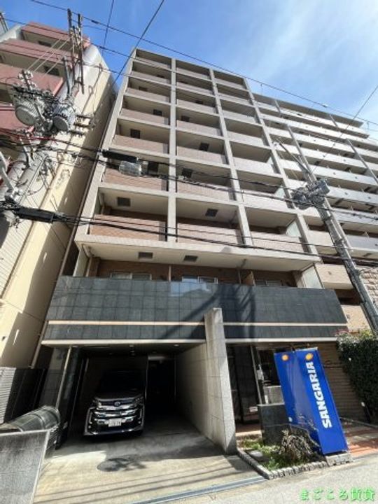 ジュネーゼグラン上本町の外観