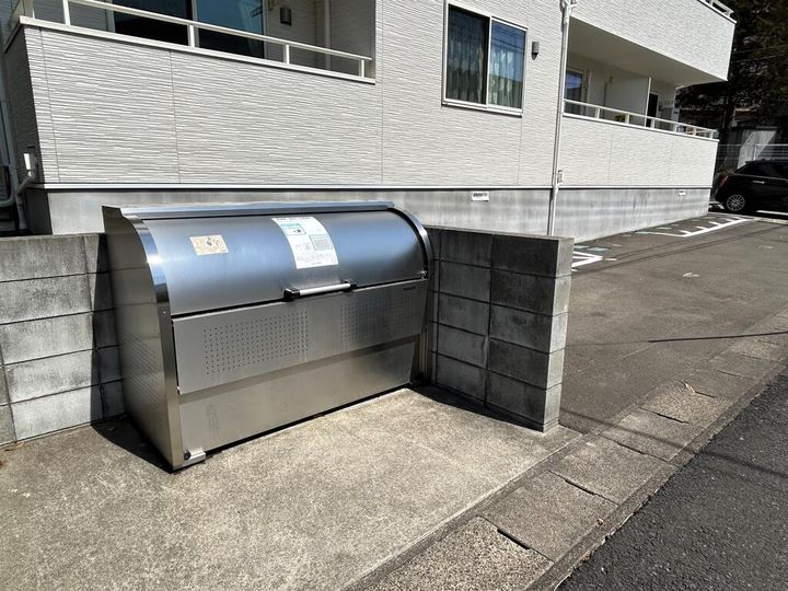 シュケット泉中央の地図