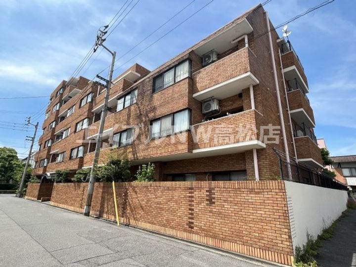 アルファガーデン番町の外観