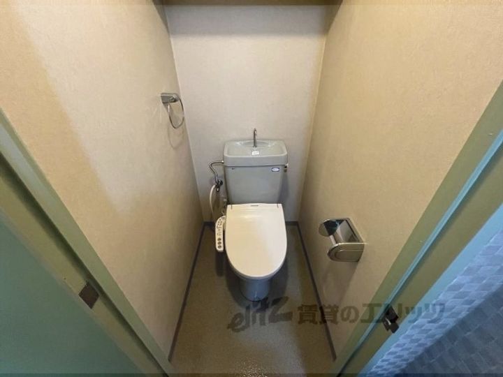 インテルビルの内装