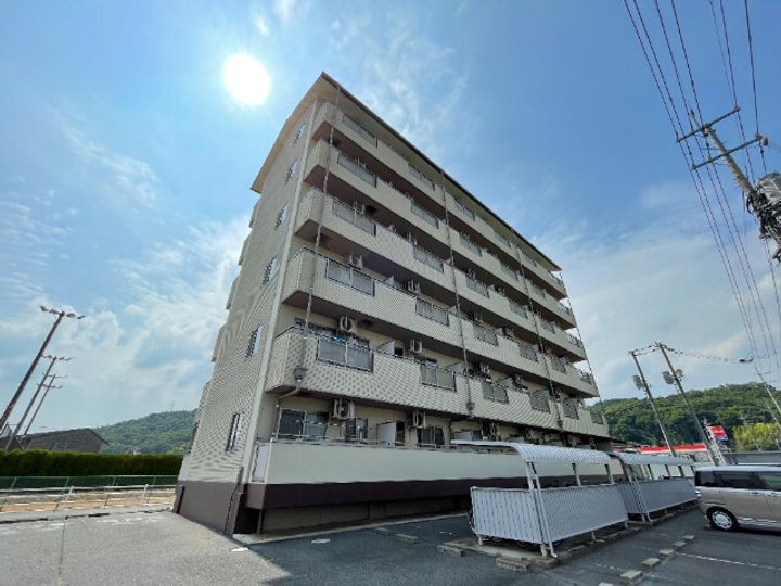 岡山県倉敷市二子の賃貸マンションの外観