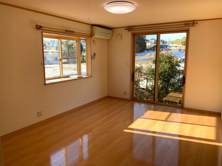 モントレー多賀城Iの居間