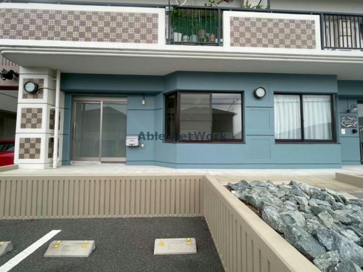 プロミネント島崎の玄関