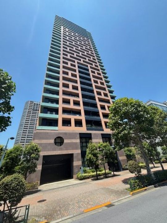 ファミール月島グランスイートタワーの外観