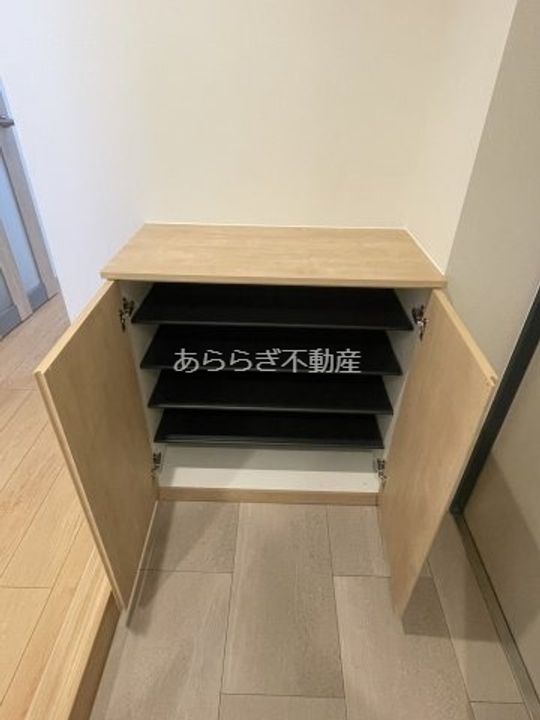 静岡県浜松市中央区芳川町(マンション)の賃貸物件の玄関