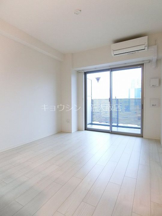 ルシェンヌ新大阪の居間