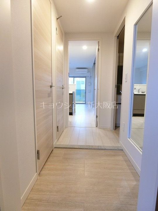 ルシェンヌ新大阪の玄関