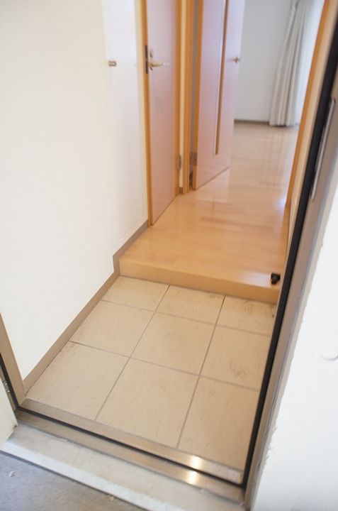 レジデンスみそのの玄関