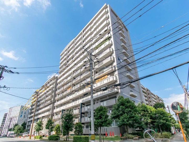 URアーベイン東比恵駅前の外観