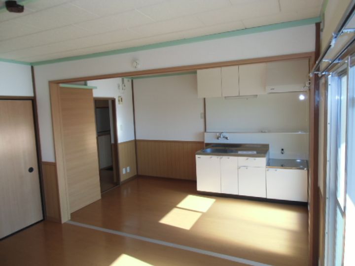 第一コーポ美東里の居間