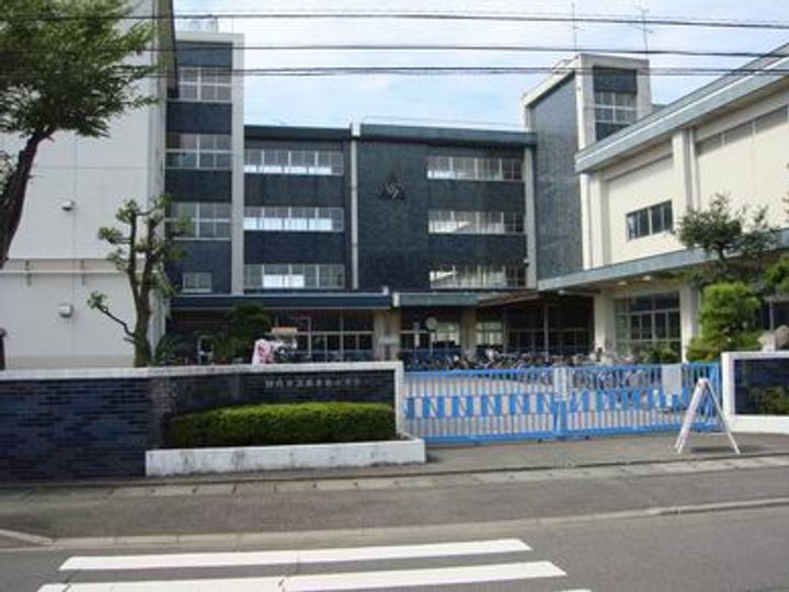 第一コーポ美東里の周辺