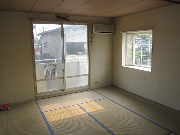 サンライフ福住の居間