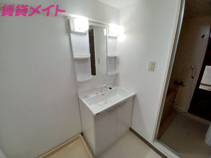 ガーデンプラザファミール富田 1203号室の内装