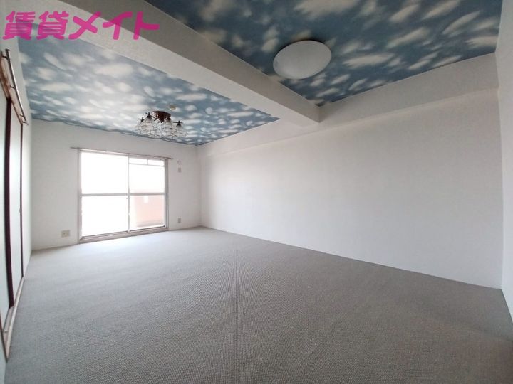 ガーデンプラザファミール富田 1203号室の居間