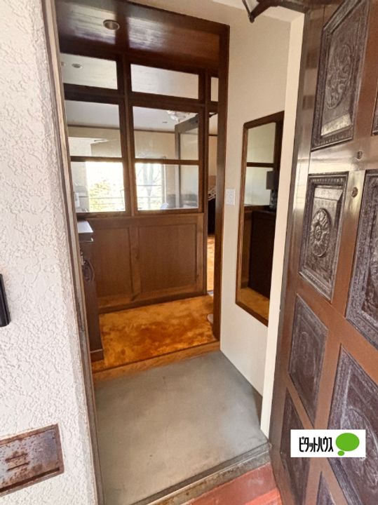 椿苑強羅 A棟の玄関