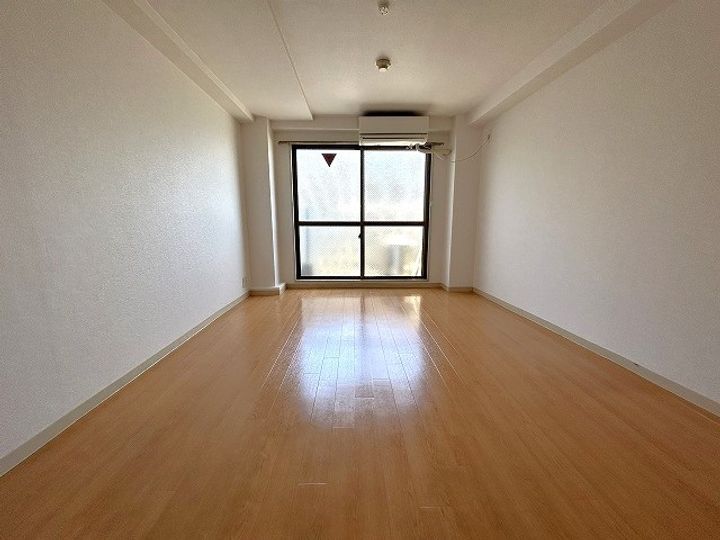 NKTハイツの居間