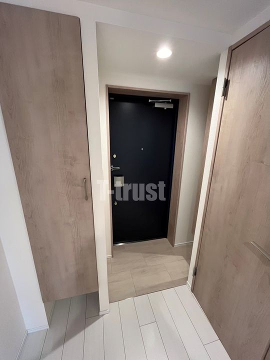 東京都世田谷区代沢3(マンション)の賃貸物件の玄関