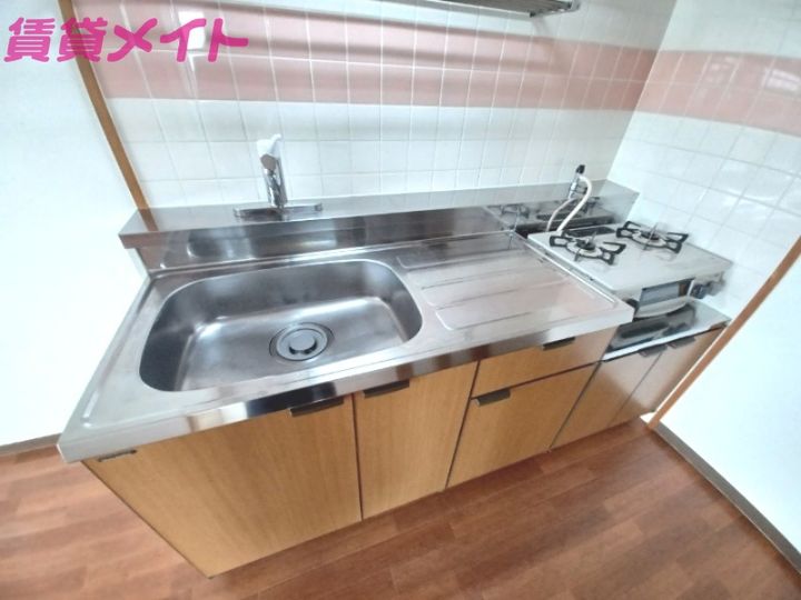 シャイン新西方のキッチン