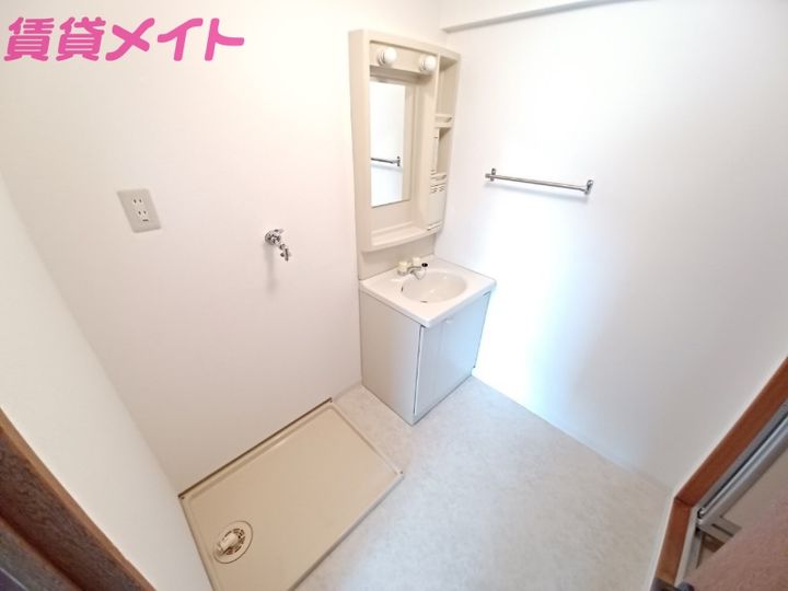 シャイン新西方の内装