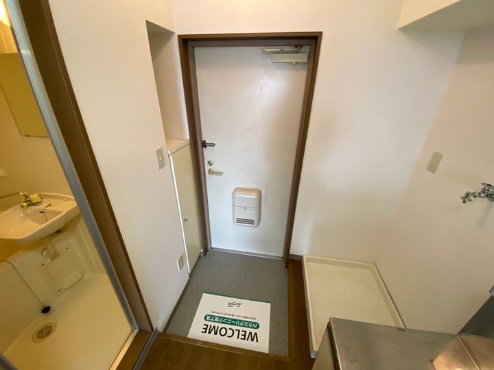 リカレント草津の玄関