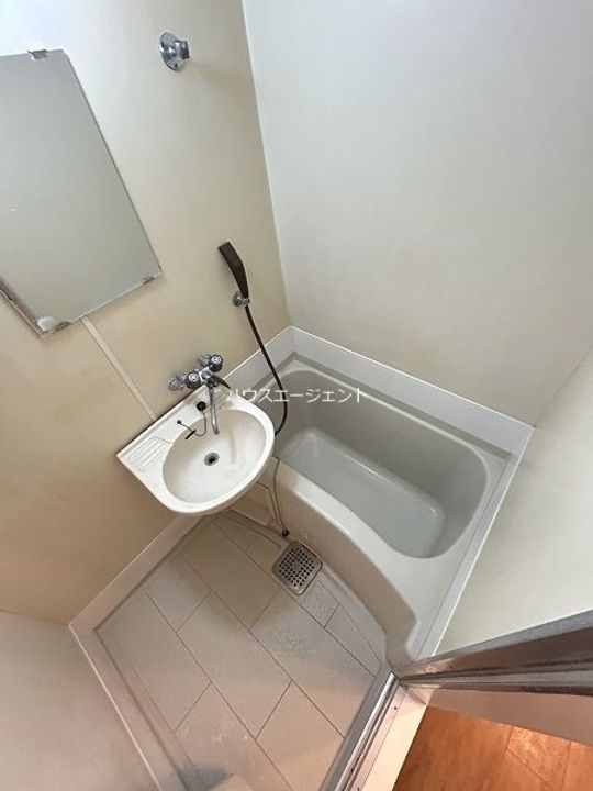 リブ・サンフラットの風呂